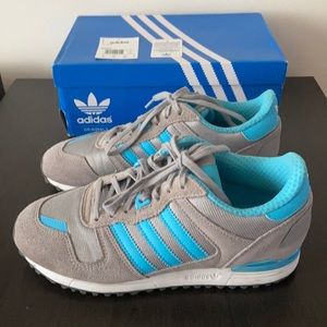 Women’s Adidas Originals suede sneakers Sz 7
